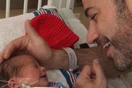 Jimmy Kimmel mit seinem neugeborenen Sohn Billy Jimmy Kimmel mit seinem neugeborenen Sohn Billy