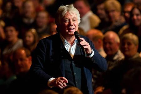 Rolf Zuckowski wird 70 - noch lange kein Grund, nicht mehr aufzutreten Rolf Zuckowski wird 70 - noch lange kein Grund, nicht mehr aufzutreten