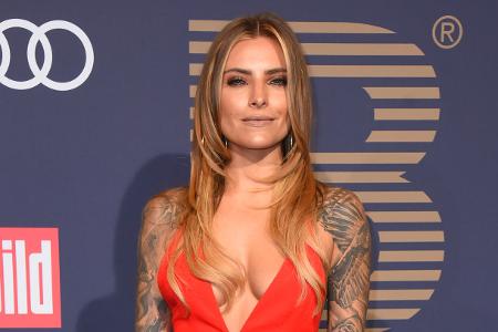 ...neuen Sophia Thomalla. Abgezeichnet hatte sich das schon seit ihren Teenagerjahren, doch formvollendet war es erst ab 201... ...neuen Sophia Thomalla. Abgezeichnet hatte sich das schon seit ihren Teenagerjahren, doch formvollendet war es erst ab 201...