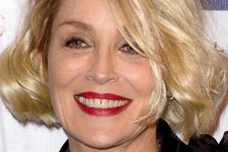 Sharon Stone hat eine verfrühte Muttertagsüberraschung von ihren Söhnen bekommen Sharon Stone hat eine verfrühte Muttertagsüberraschung von ihren Söhnen bekommen