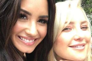 Demi Lovato launcht ihre Sportkollektion für Kate Hudson