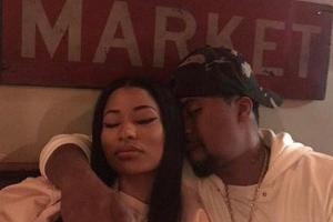 Intimes Kuschelfoto: Was läuft da zwischen Nicki Minaj und Rapper Nas?