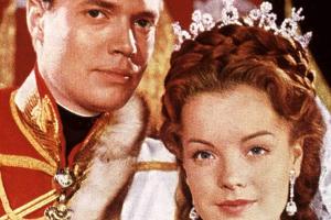 Unbekannte öffnen Grab von Romy Schneider