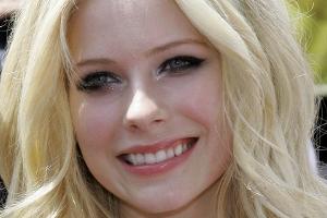 Wurde Avril Lavigne durch eine Doppelgängerin ersetzt?