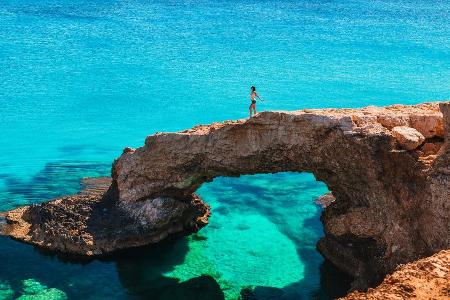 Kristallklares Wasser, Sonne und zerklüftete Küstenabschnitte: So kennen und schätzen viele Urlauber Zypern Kristallklares Wasser, Sonne und zerklüftete Küstenabschnitte: So kennen und schätzen viele Urlauber Zypern