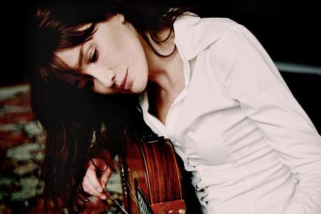 Gibt ihren Lieblings-Songs einen neuen Anstrich: Carla Bruni Gibt ihren Lieblings-Songs einen neuen Anstrich: Carla Bruni