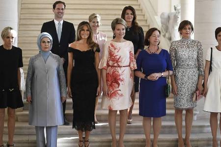 Die First Ladys und der First Gentleman: Gauthier Destenay sticht auf diesem Bild als einziger Mann heraus Die First Ladys und der First Gentleman: Gauthier Destenay sticht auf diesem Bild als einziger Mann heraus