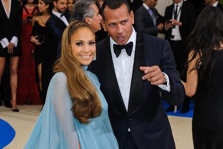 Jennifer Lopez und Alex Rodriguez: Das erste Mal gemeinsam auf dem roten Teppich Jennifer Lopez und Alex Rodriguez: Das erste Mal gemeinsam auf dem roten Teppich