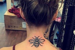 Instagram-Trend: Was haben Bienen-Tattoos mit Manchester zu tun?