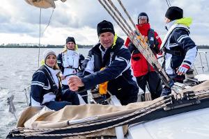 Hannes Jaenicke und Co. segeln für den guten Zweck