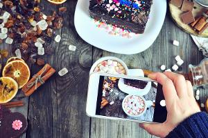 Wie das Smartphone Heißhunger stillen kann