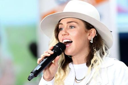 Miley Cyrus setzt sich seit Jahren für die LGBT-Community ein Miley Cyrus setzt sich seit Jahren für die LGBT-Community ein