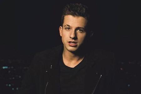 Charlie Puth lernte Klavierspielen mit vier Jahren - von seiner Mutter Charlie Puth lernte Klavierspielen mit vier Jahren - von seiner Mutter