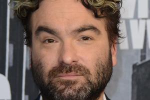 Nach dem Feuerdrama: Johnny Galecki dankt der Feuerwehr