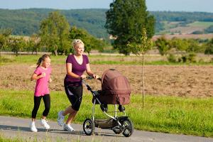 Fit mit Kind: So spielen die Kleinsten beim Sport mit