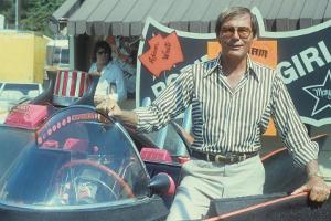 Adam West und sein Batmobile