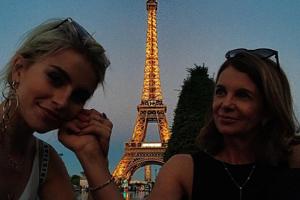 "Ich liebe dich, Mama", schreibt Caroline Daur zu diesem Foto