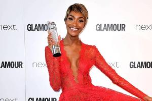 Supersexy in Feuerrot: Hingucker-Preis geht an Model Jourdan Dunn