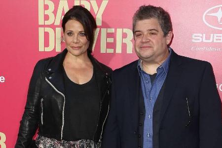 Er kann wieder lachen: Patton Oswalt mit seiner neuen Freundin Meredith Salenger bei der Premiere von Er kann wieder lachen: Patton Oswalt mit seiner neuen Freundin Meredith Salenger bei der Premiere von