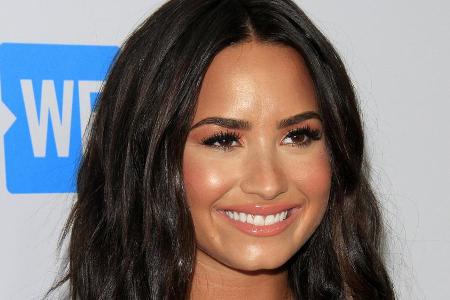 Demi Lovato wurde schon als Kind berühmt - im Nachhinein bereut sie das Demi Lovato wurde schon als Kind berühmt - im Nachhinein bereut sie das