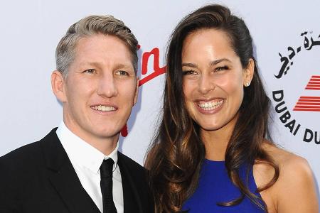 Bastian Schweinsteiger und Ana Ivanovic gemeinsam bei einem Tennisspiel Bastian Schweinsteiger und Ana Ivanovic gemeinsam bei einem Tennisspiel