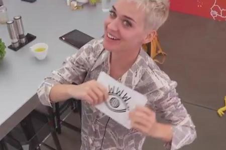 So privat sieht man den Superstar Katy Perry wohl nie wieder So privat sieht man den Superstar Katy Perry wohl nie wieder