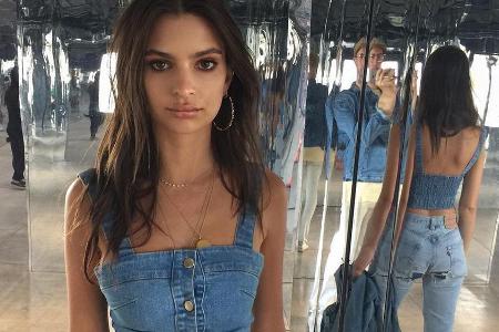 Model Emily Ratajkowski im sommerlichen All-over-Jeanslook Model Emily Ratajkowski im sommerlichen All-over-Jeanslook