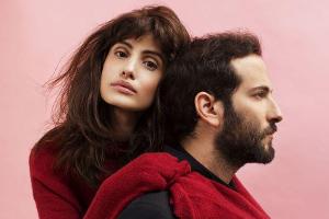 Indie-Pop aus Tel Aviv: Bei Lola Marsh muss es auf der Bühne blühen!