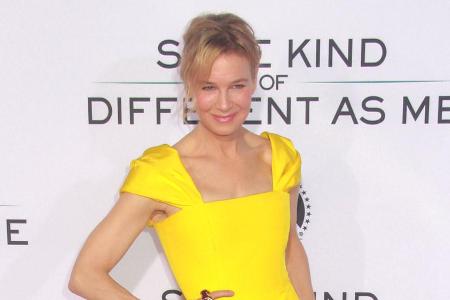 Das figurbetone Kleid mit Raffung zauberte Renée Zellweger eine tolle Figur Das figurbetone Kleid mit Raffung zauberte Renée Zellweger eine tolle Figur