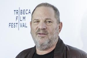Sex-Skandal um Harvey Weinstein: Der Filmproduzent zieht sich zurück