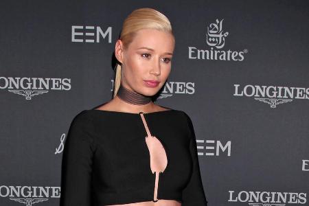 Mit Geld scheint Rapperin Iggy Azalea offensichtlich nicht gut umgehen zu können Mit Geld scheint Rapperin Iggy Azalea offensichtlich nicht gut umgehen zu können