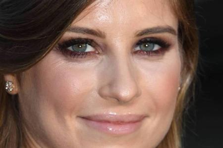Cathy Hummels freut sich auf ihr Baby Cathy Hummels freut sich auf ihr Baby