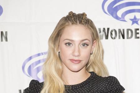 Lili Reinhart wird sich wohl nach einem anderen Halloweenkostüm umsehen Lili Reinhart wird sich wohl nach einem anderen Halloweenkostüm umsehen
