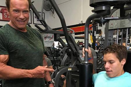 Joseph Baena trainiert fleißig mit Papa Arnold Schwarzenegger Joseph Baena trainiert fleißig mit Papa Arnold Schwarzenegger