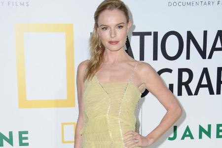 In einem zarten gelben Kleid verzauberte Kate Bosworth die Fotografen In einem zarten gelben Kleid verzauberte Kate Bosworth die Fotografen