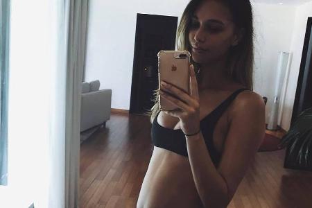 April Love Geary zeigt auf Instagram ihren Babybauch April Love Geary zeigt auf Instagram ihren Babybauch
