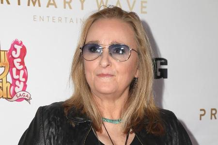 Sängerin Melissa Etheridge wurde wegen illegalen Drogenbesitzes festgenommen Sängerin Melissa Etheridge wurde wegen illegalen Drogenbesitzes festgenommen