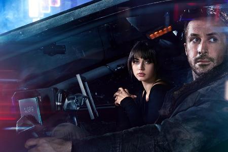Blade Runner K (Ryan Gosling) und seine Hologramm-Frau (Ana de Armas) haben eine unglaubliche Entdeckung gemacht Blade Runner K (Ryan Gosling) und seine Hologramm-Frau (Ana de Armas) haben eine unglaubliche Entdeckung gemacht