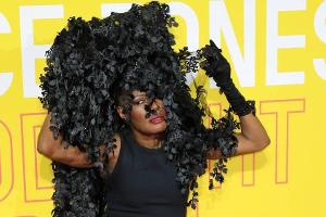 Grace Jones: Da ist doch etwas im Busch!