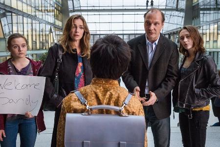Mutter Charlotte (Aglaia Szyszkowitz), Vater Erik (Martin Brambach) und die Töchter Fiona (Lena Urzendowsky, l.) und Annika ... Mutter Charlotte (Aglaia Szyszkowitz), Vater Erik (Martin Brambach) und die Töchter Fiona (Lena Urzendowsky, l.) und Annika ...