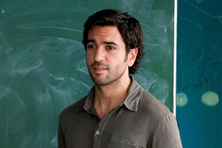 Herr Müller (Elyas M'Barek) kann stolz auf seine Absch(l)ussklasse sein! Herr Müller (Elyas M'Barek) kann stolz auf seine Absch(l)ussklasse sein!