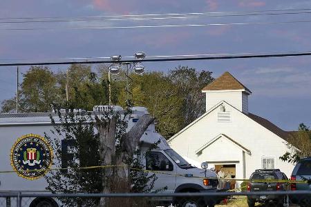 In Sutherland Springs erschoss ein Mann Gottesdienstbesucher In Sutherland Springs erschoss ein Mann Gottesdienstbesucher