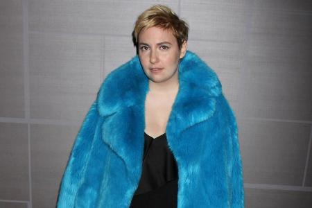 Lena Dunham hat sich via Twitter entschuldigt Lena Dunham hat sich via Twitter entschuldigt
