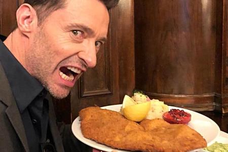 In Berlin hatte Hugh Jackman Lust auf ein Schnitzel mit Kartoffelsalat In Berlin hatte Hugh Jackman Lust auf ein Schnitzel mit Kartoffelsalat