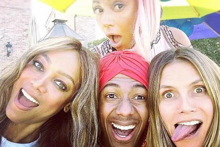 Tyra Banks, Mel B., Nick Cannon und Heidi Klum (v.l.n.r.) machen eine Grimasse Tyra Banks, Mel B., Nick Cannon und Heidi Klum (v.l.n.r.) machen eine Grimasse