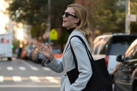 Bewegung an der frischen Luft hilft: Model Karlie Kloss hat trotz Herbst gute Laune Bewegung an der frischen Luft hilft: Model Karlie Kloss hat trotz Herbst gute Laune