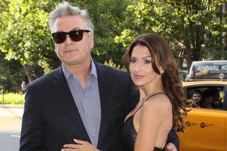 Alec Baldwin mit seiner Frau Hilaria in New York Alec Baldwin mit seiner Frau Hilaria in New York