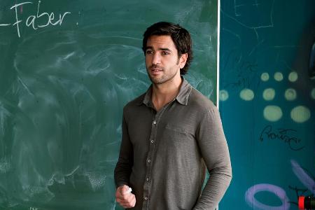 Elyas M'Barek schlüpft ein letztes Mal in die Rolle des Zeki Müller Elyas M'Barek schlüpft ein letztes Mal in die Rolle des Zeki Müller