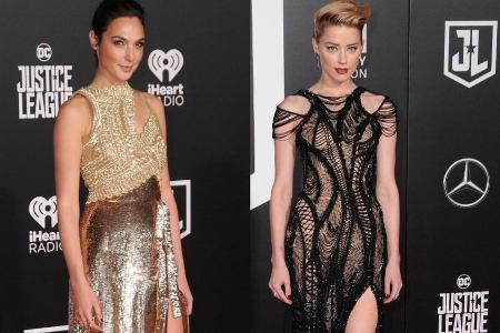 Mit ihren Mega-Beinschlitzen stehen sich Gal Gadot (r.) und Amber Heard in nichts nach