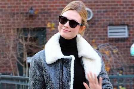Model Karlie Kloss verliert auch bei kühlen Temperaturen ihre gute Laune nicht Model Karlie Kloss verliert auch bei kühlen Temperaturen ihre gute Laune nicht